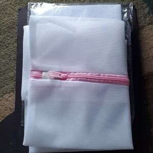 White Mesh Laundry Bag with Pink Zipper